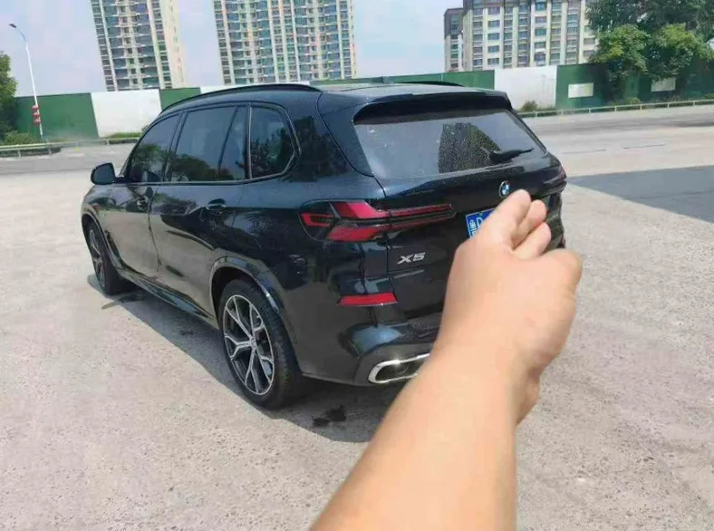 宝马X5 后面外观二