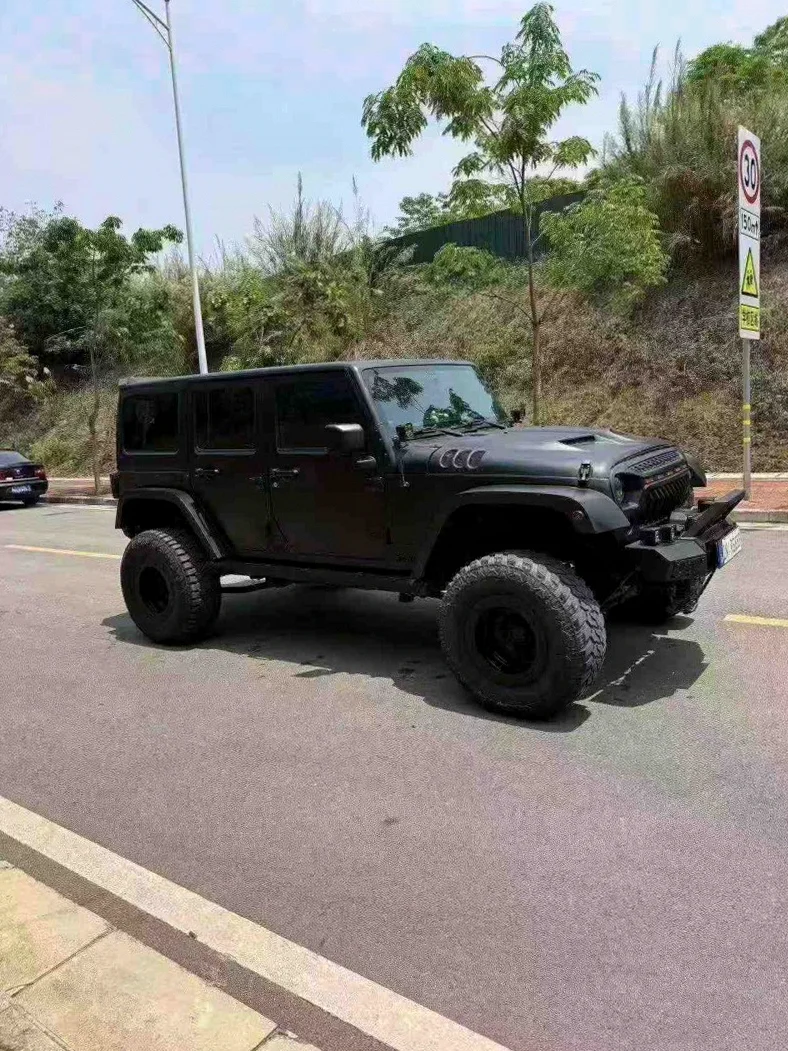 Jeep牧马人 正面外观三