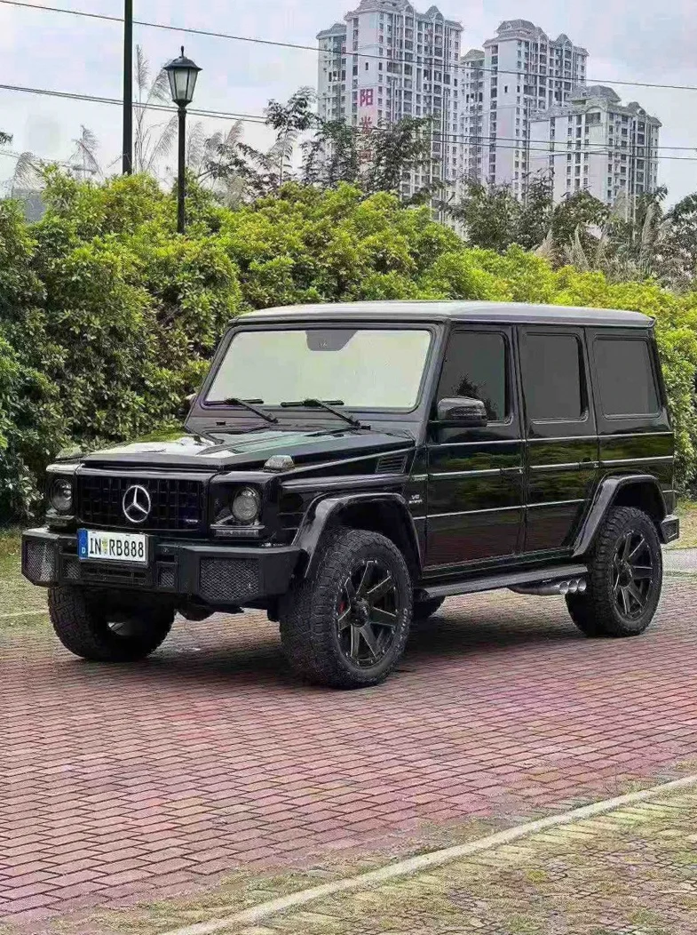 奔驰G 正面外观三