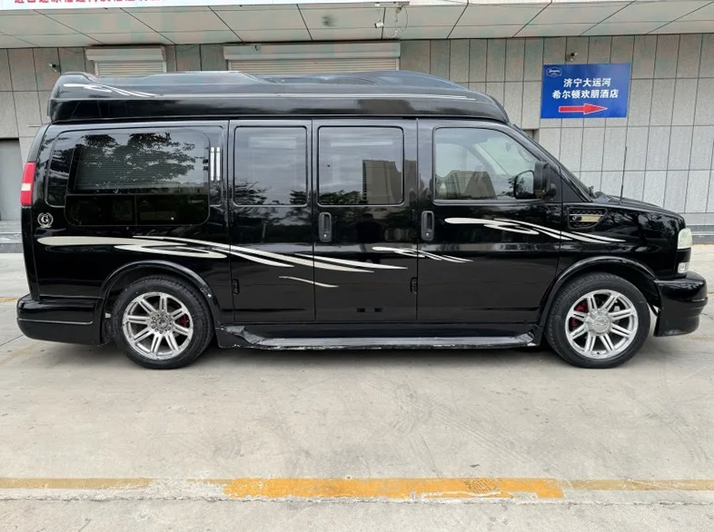 GMC商务之星 后面外观一