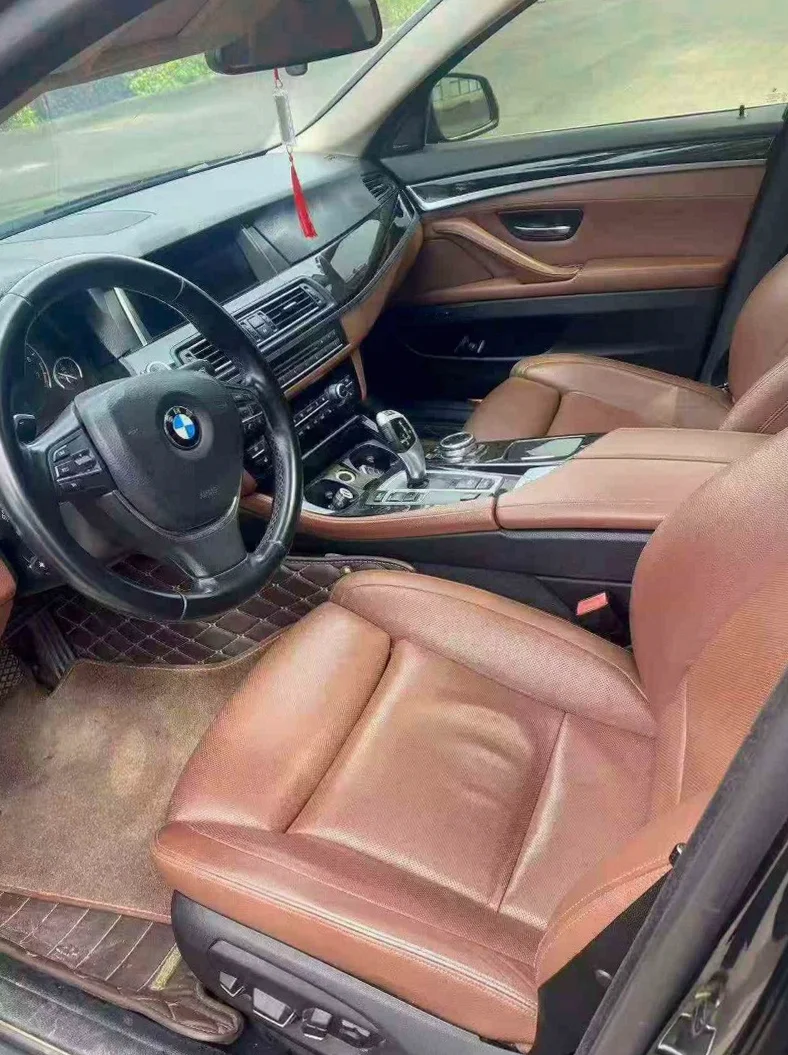 宝马5系 后面外观二