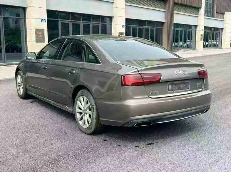 奥迪A6L 驾驶室