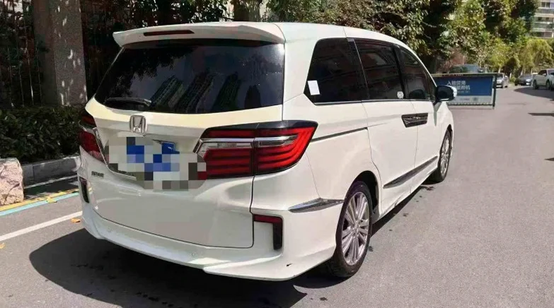 本田艾力绅 后面外观三