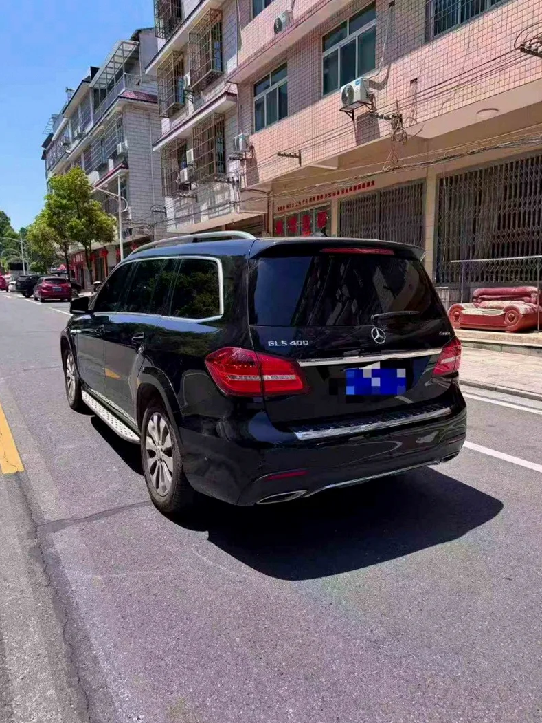 奔驰GLS 驾驶室