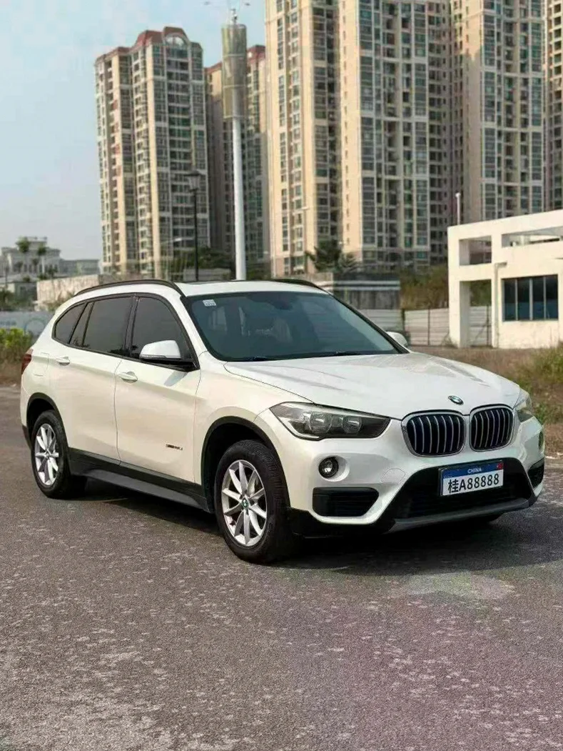 X1宝马 正面外观二