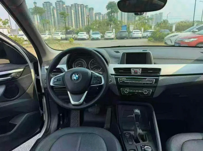 X1宝马 后面外观二