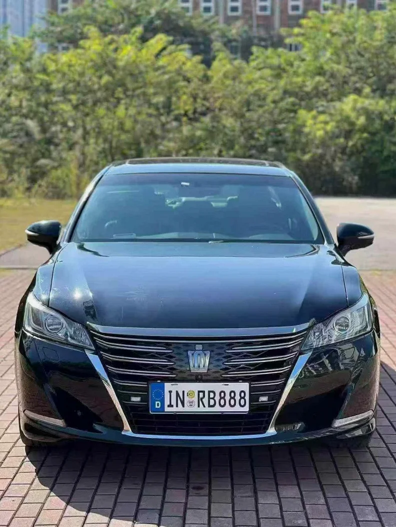 18年丰田皇冠2.0T