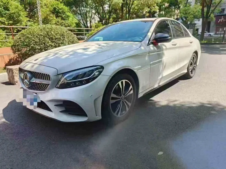 奔驰C 正面外观二
