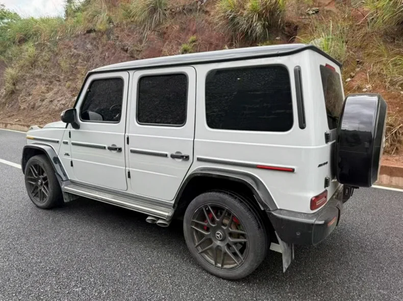 奔驰G 驾驶室