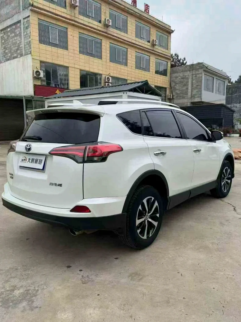 丰田RAV4荣放 内饰后排