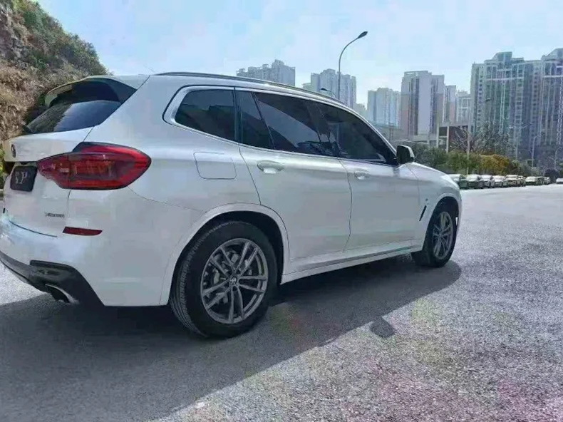 宝马X3 后面外观三