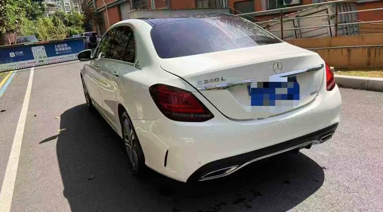 奔驰C 内饰前排