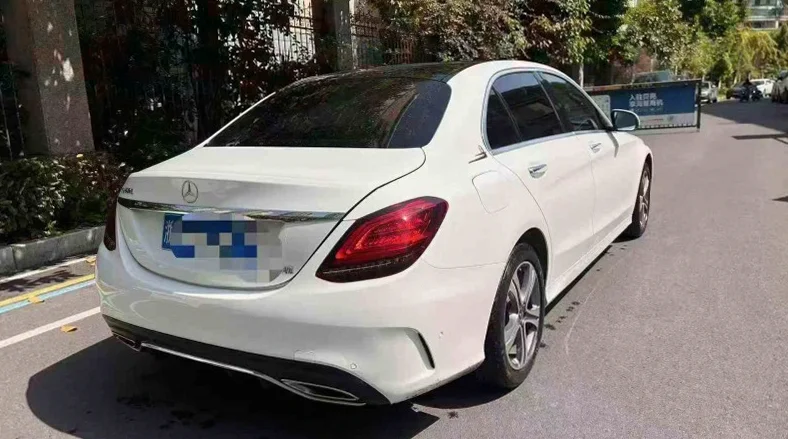 奔驰C 内饰后排