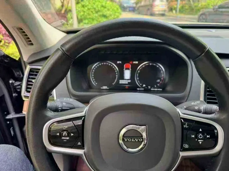 沃尔沃XC90 正面外观三