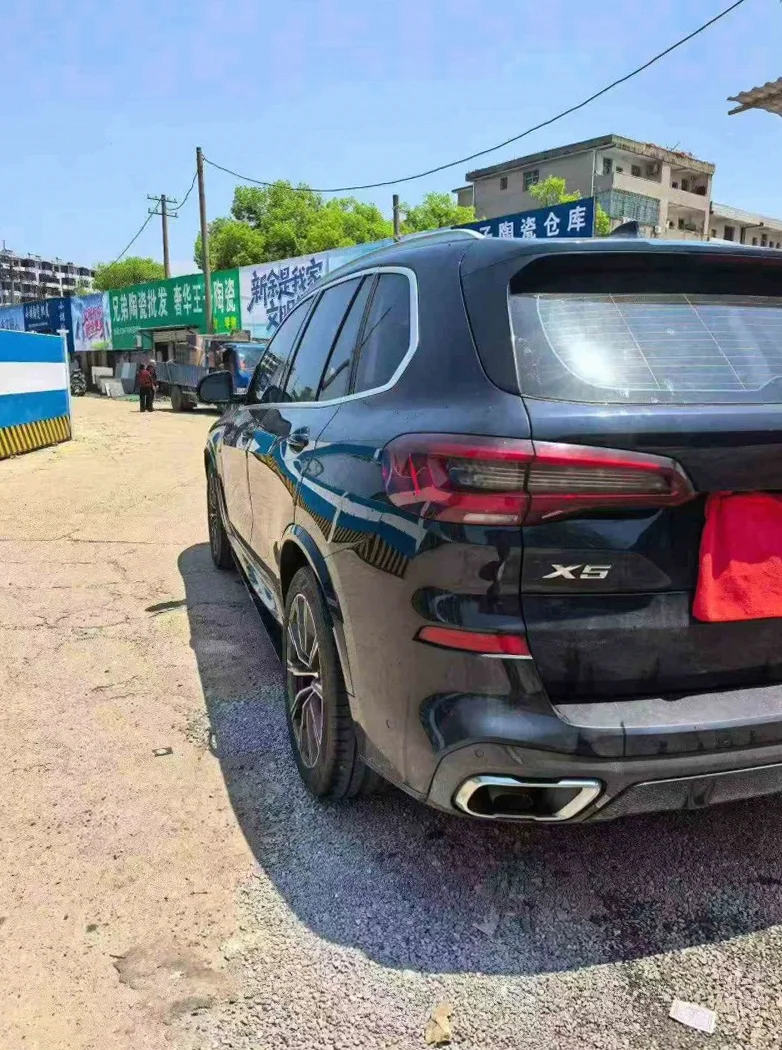 宝马X5 后面外观二