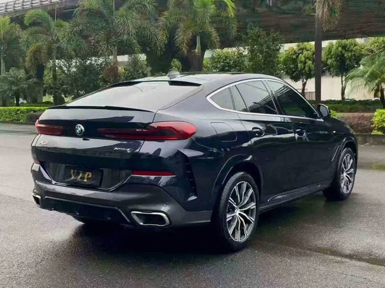 宝马X6 驾驶室