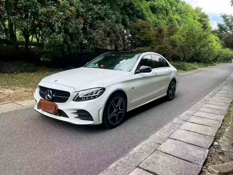 奔驰C 正面外观二