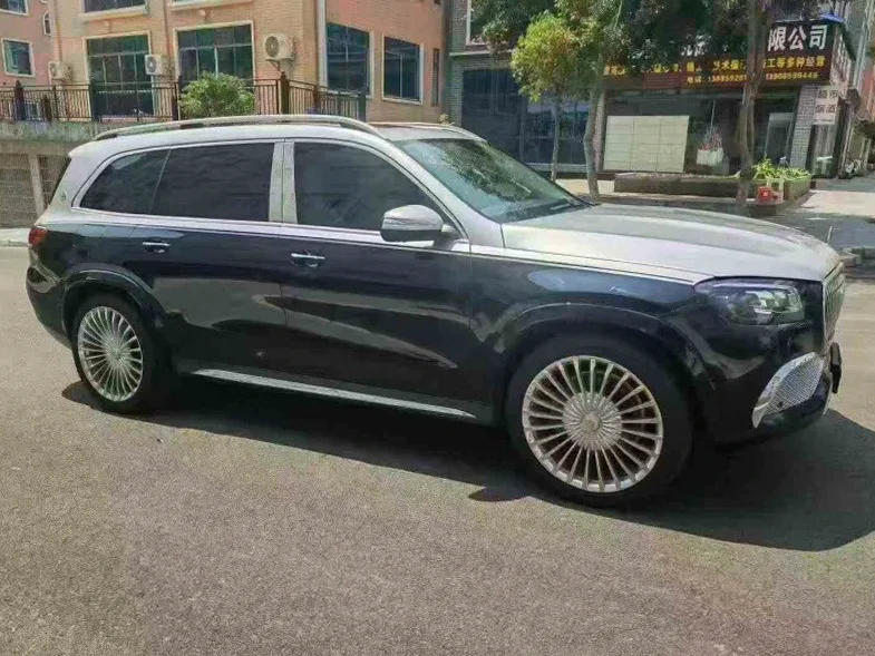 奔驰GLC 正面外观二