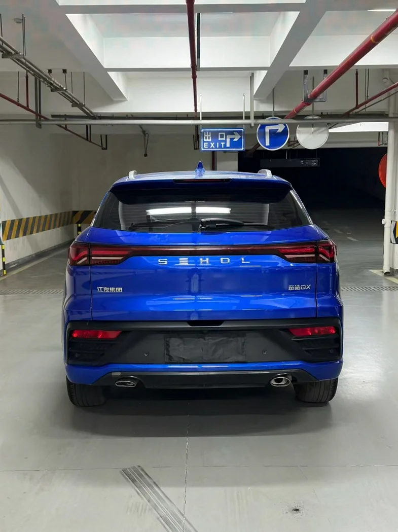 江淮QX 内饰后排