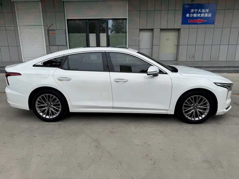 奔腾B70 后面外观一