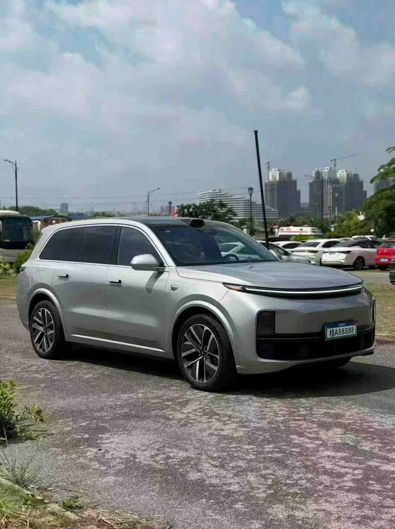 理想L9 正面外观三