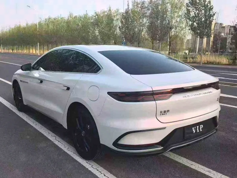 比亚迪汉DM 内饰前排