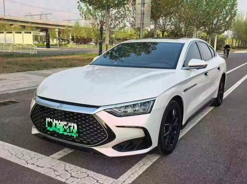 比亚迪汉DM 正面外观三
