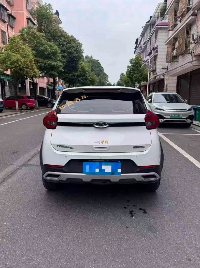 奇瑞瑞虎 驾驶室