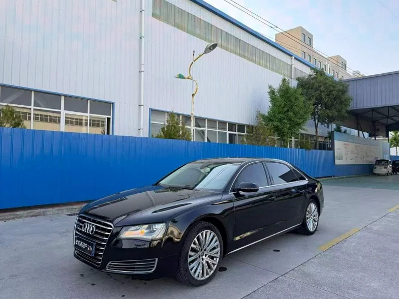奥迪A8L 正面外观三