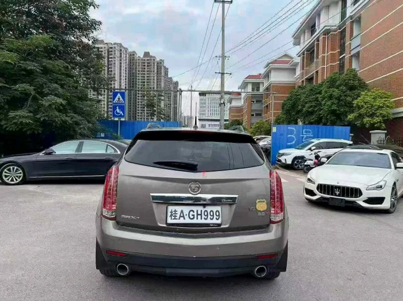 凯迪拉克SRX 驾驶室