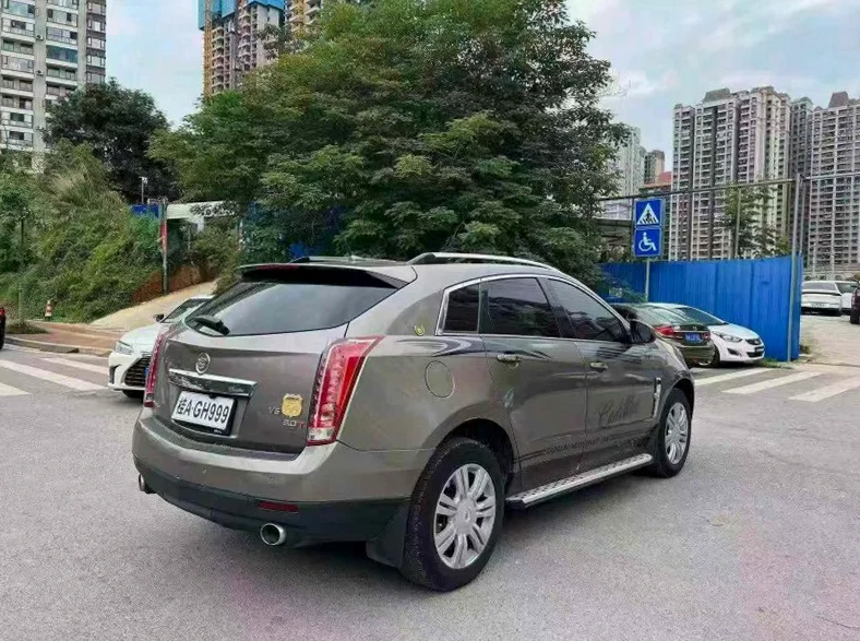 凯迪拉克SRX 内饰前排