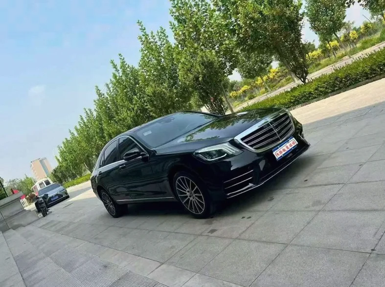 奔驰S 正面外观三