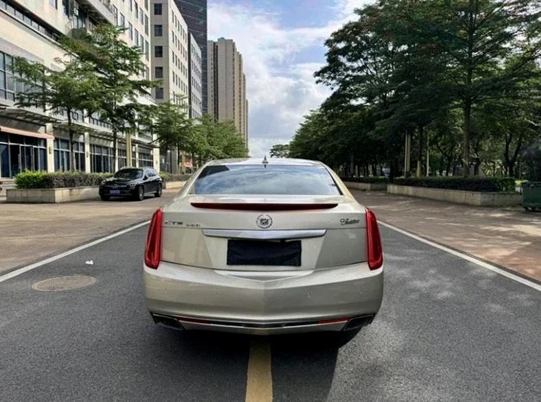 凯迪拉克XTS 内饰后排