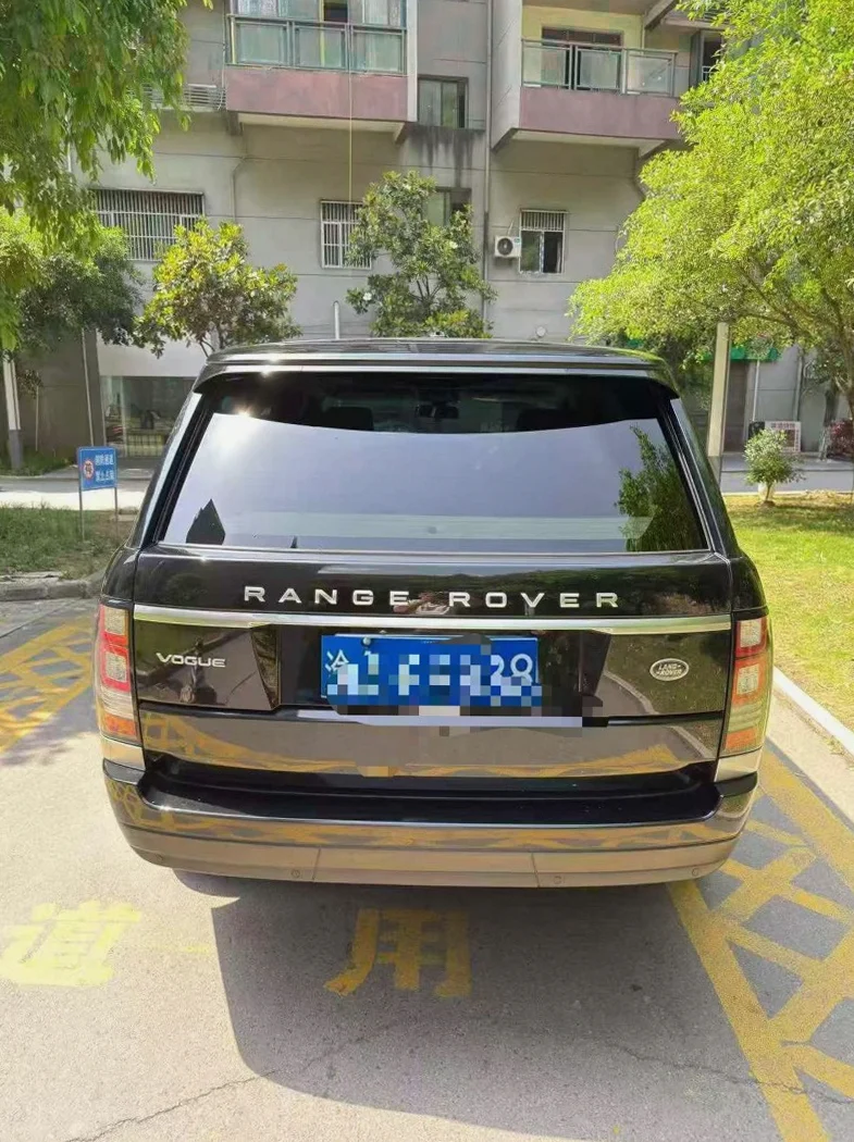 路虎揽胜行政 驾驶室