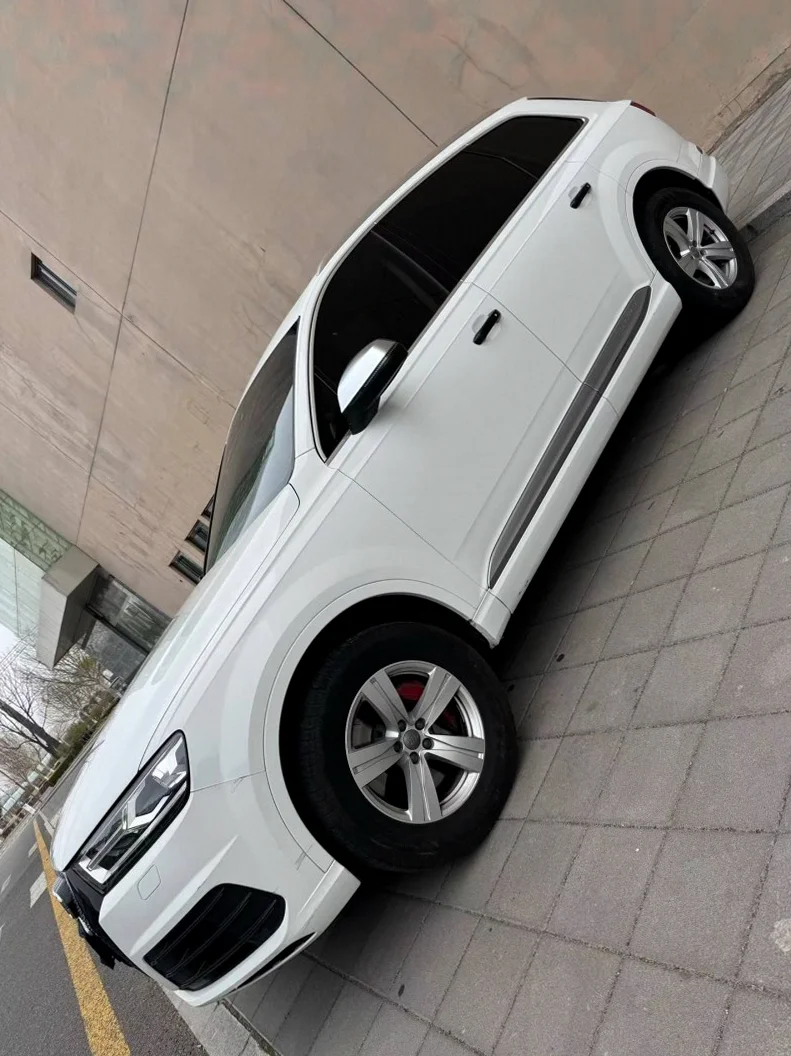 奥迪Q7 后面外观二