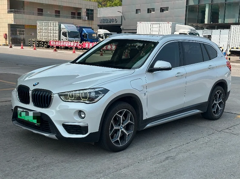 X1宝马 正面外观二