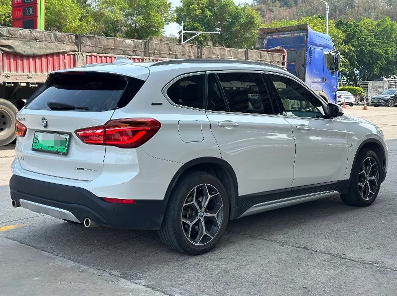 X1宝马 正面外观三
