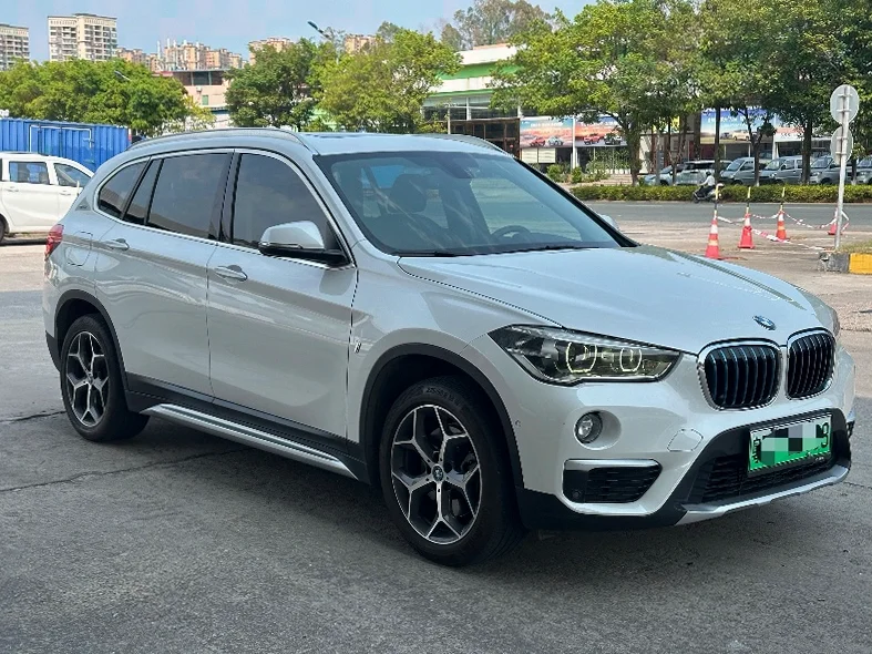 X1宝马 后面外观二