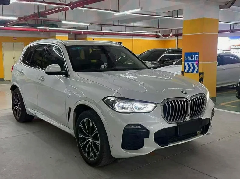 宝马X5 正面外观二