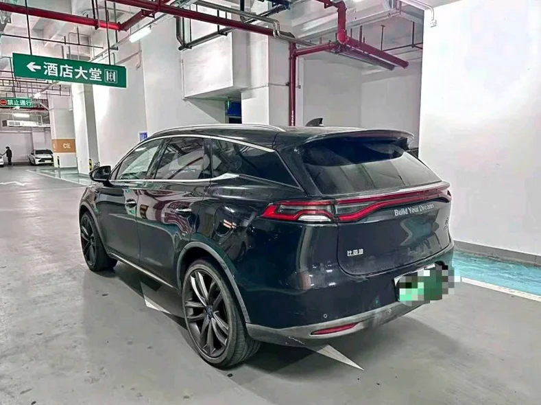 比亚迪唐 后面外观三