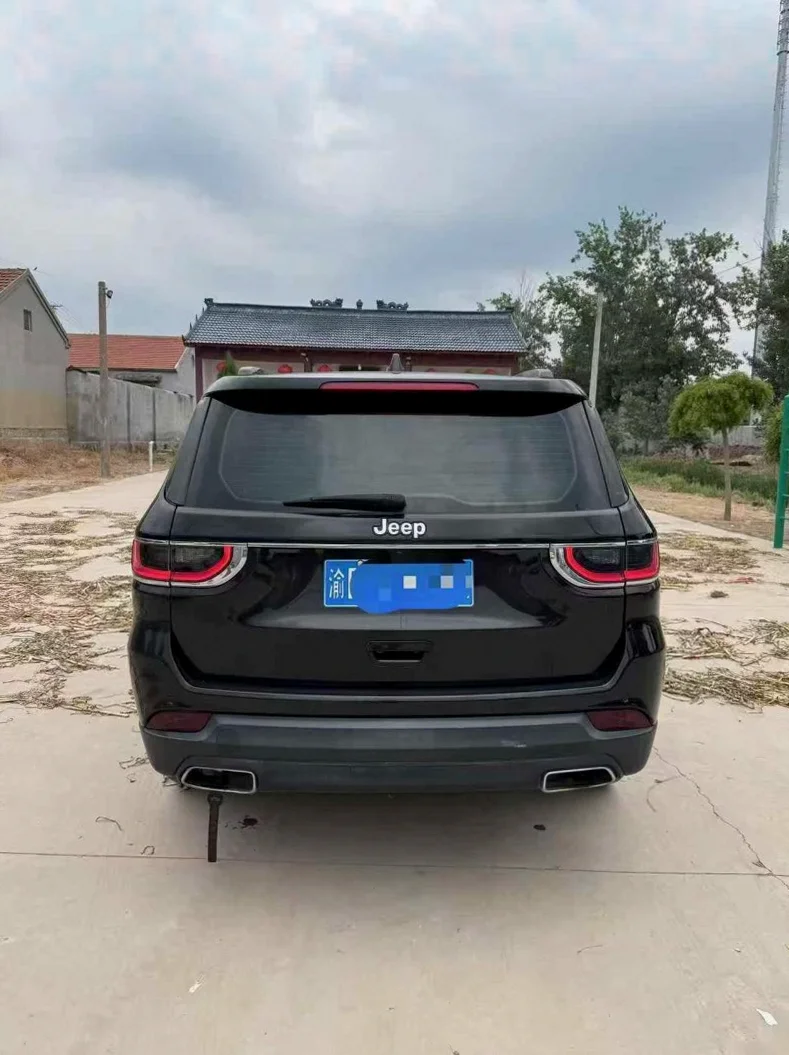 Jeep指挥官 内饰后排