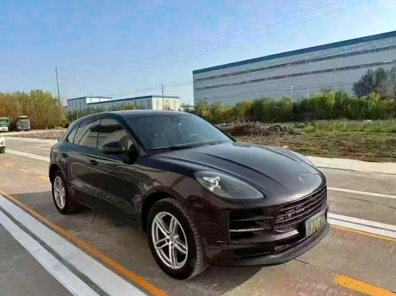保时捷Macan 正面外观三