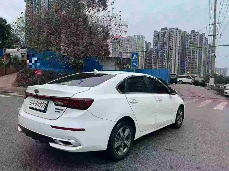 起亚K3 后面外观三