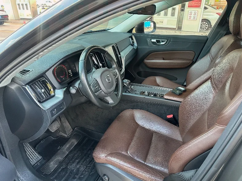 沃尔沃XC60 驾驶室