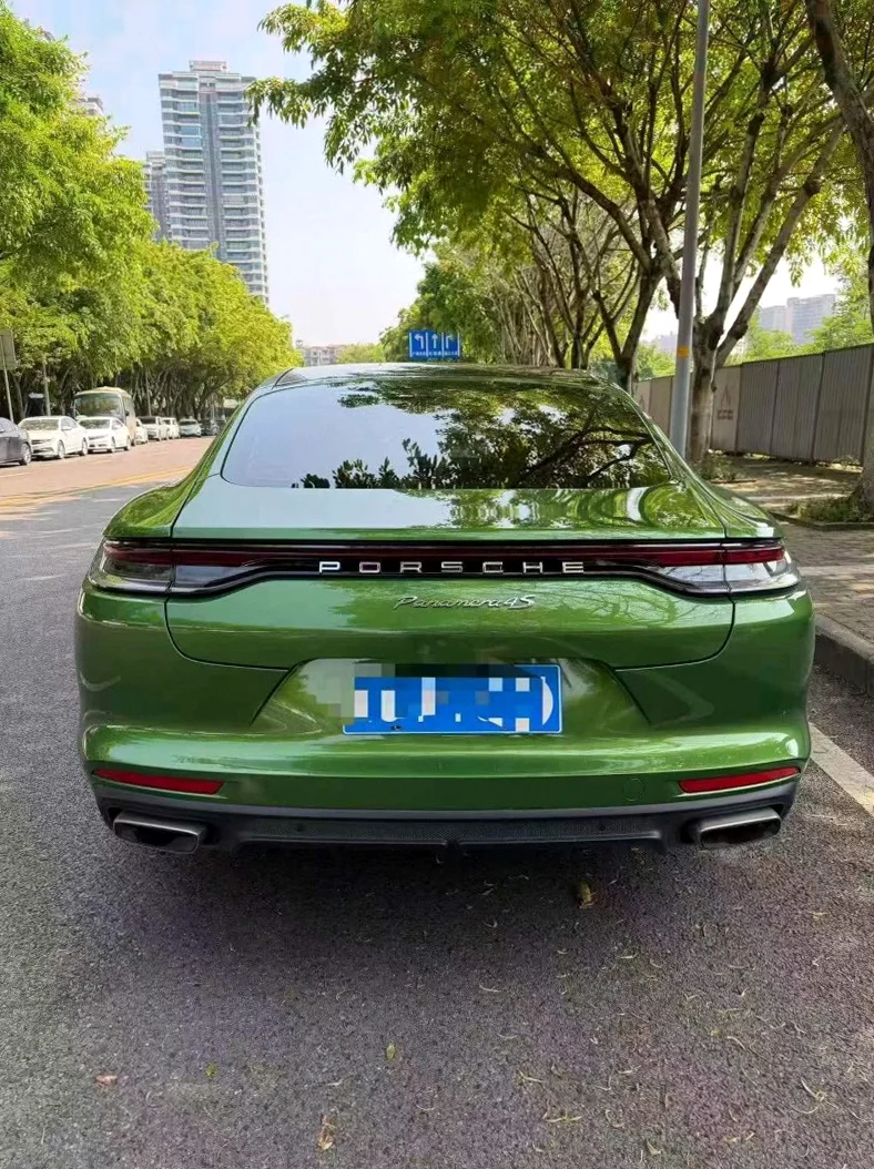 保时捷帕拉梅拉 内饰后排