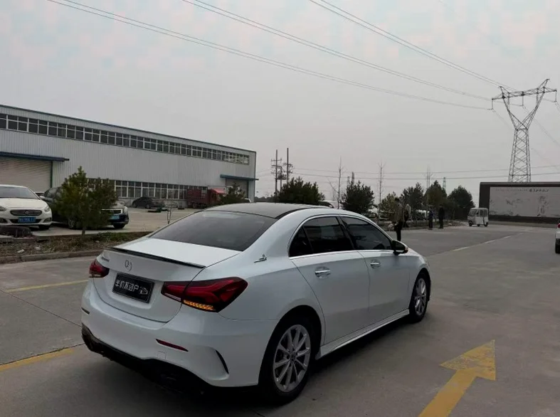 奔驰A 驾驶室