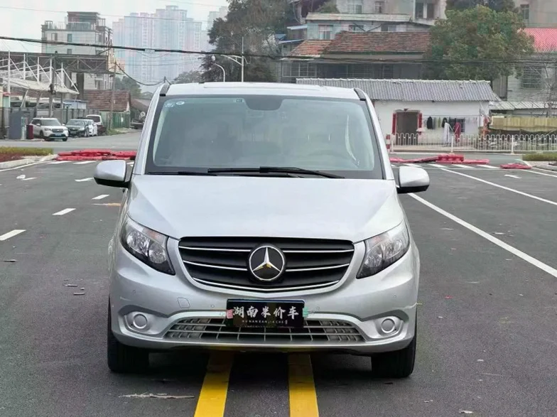 22年奔驰威霆2.0T自动七座商务车