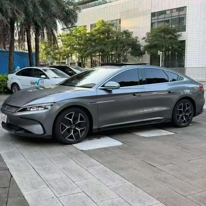 比亚迪汉 正面外观二