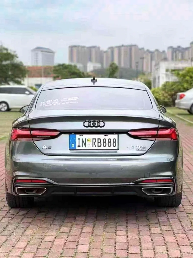 奥迪A5 驾驶室