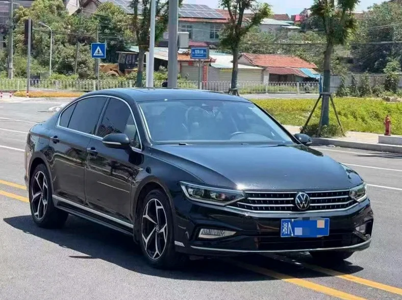 大众迈腾 正面外观二